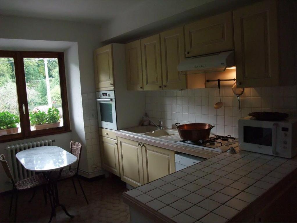 Le Domaine Du Grand Cellier Gites Appartement En Savoie Tournon Exterior photo