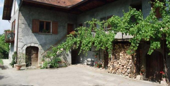 Le Domaine Du Grand Cellier Gites Appartement En Savoie Tournon Exterior photo