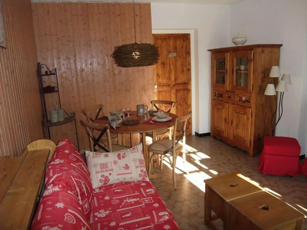Le Domaine Du Grand Cellier Gites Appartement En Savoie Tournon Room photo